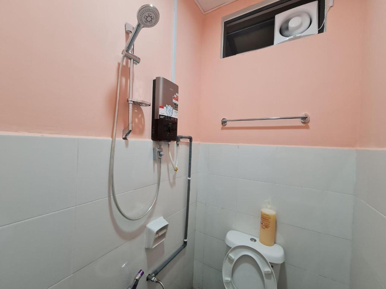 Ayden Hostel Airport Transit - Klia Сепанг Екстериор снимка